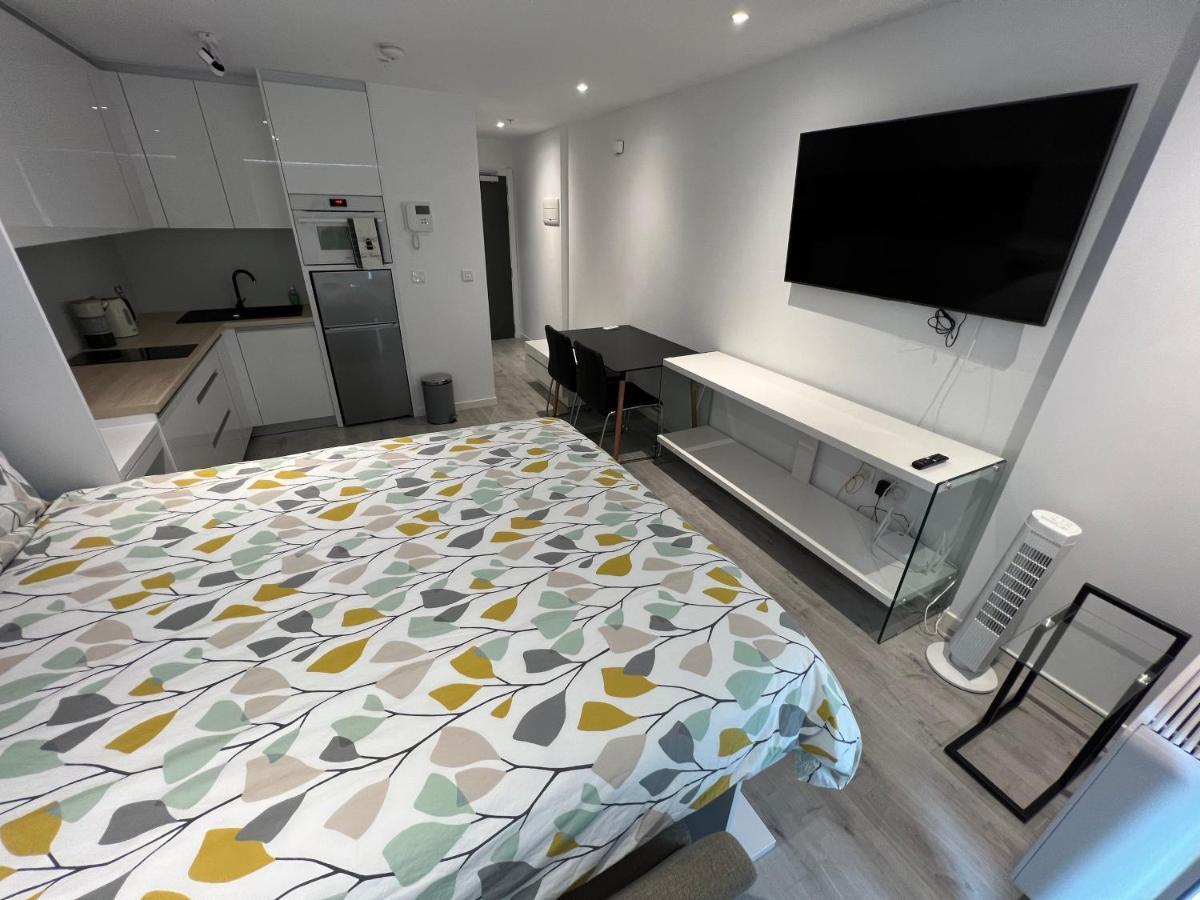 Modern Studio Apartment In Gibraltar - The Hub ภายนอก รูปภาพ