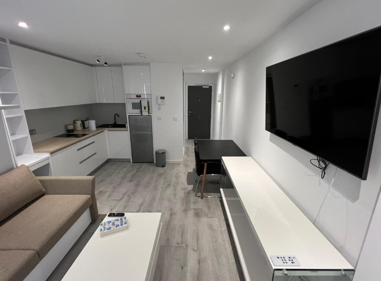 Modern Studio Apartment In Gibraltar - The Hub ภายนอก รูปภาพ