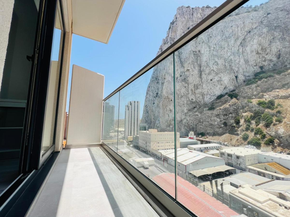 Modern Studio Apartment In Gibraltar - The Hub ภายนอก รูปภาพ
